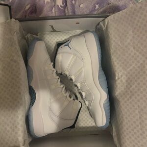 Jordan 11 Retro • Legend Blue • Size 5Y (2024)